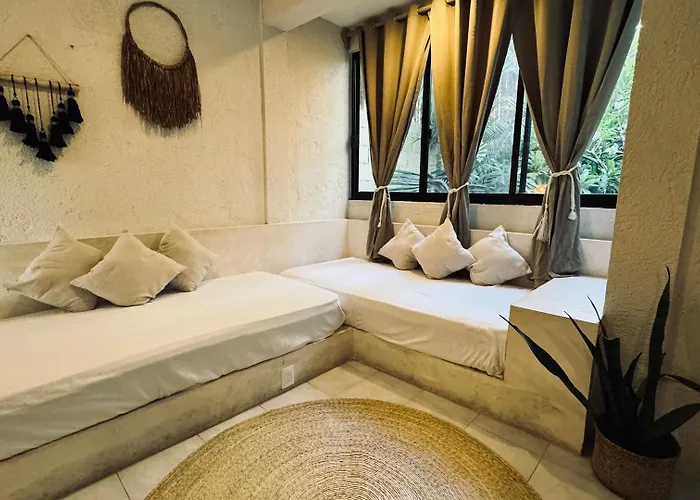 Noah Hotel 3*